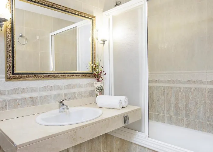 2 Ross - アパート リョレート・デ・マル